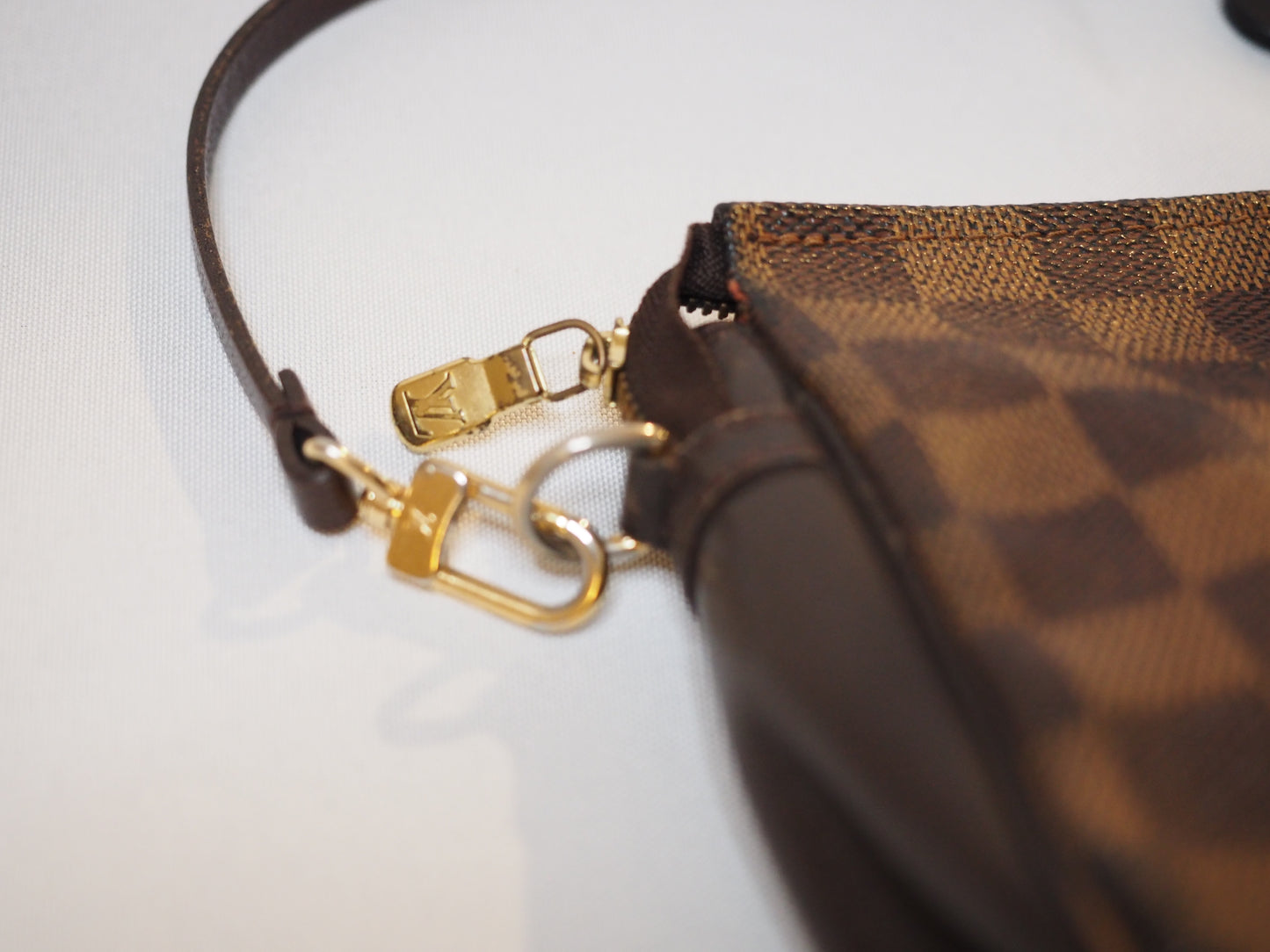 Louis Vuitton Damier Ebene Pochette Accessoires